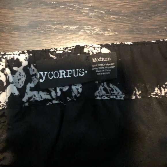 Floral shorts - Picture 2 of 2